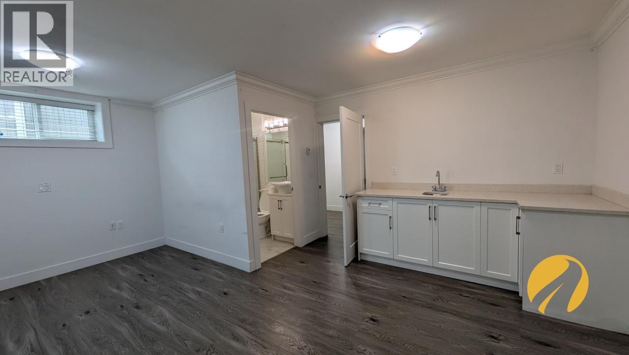 5477 Wales Street Property Photo 19