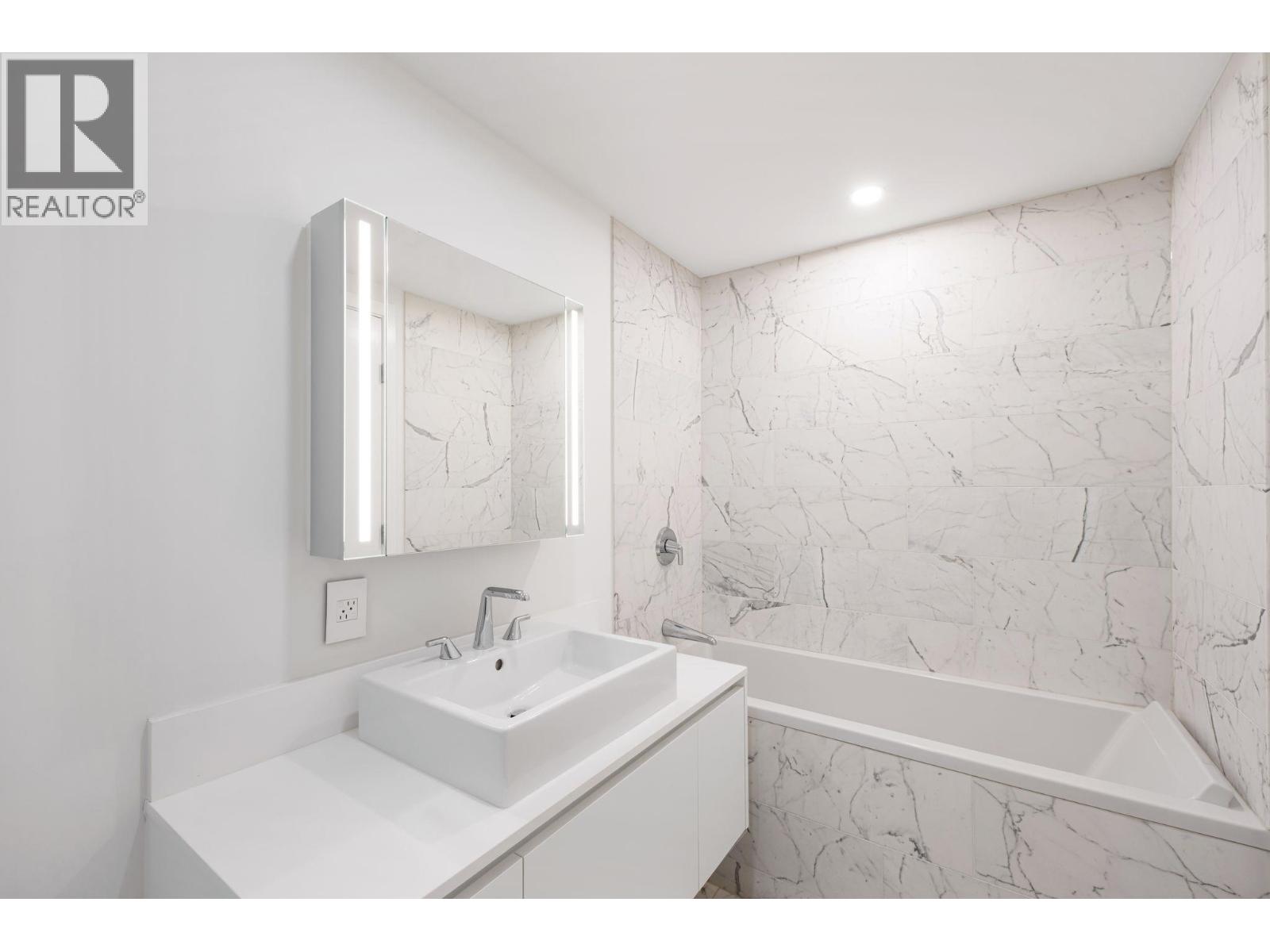 5702 1480 Howe Street Property Photo 22