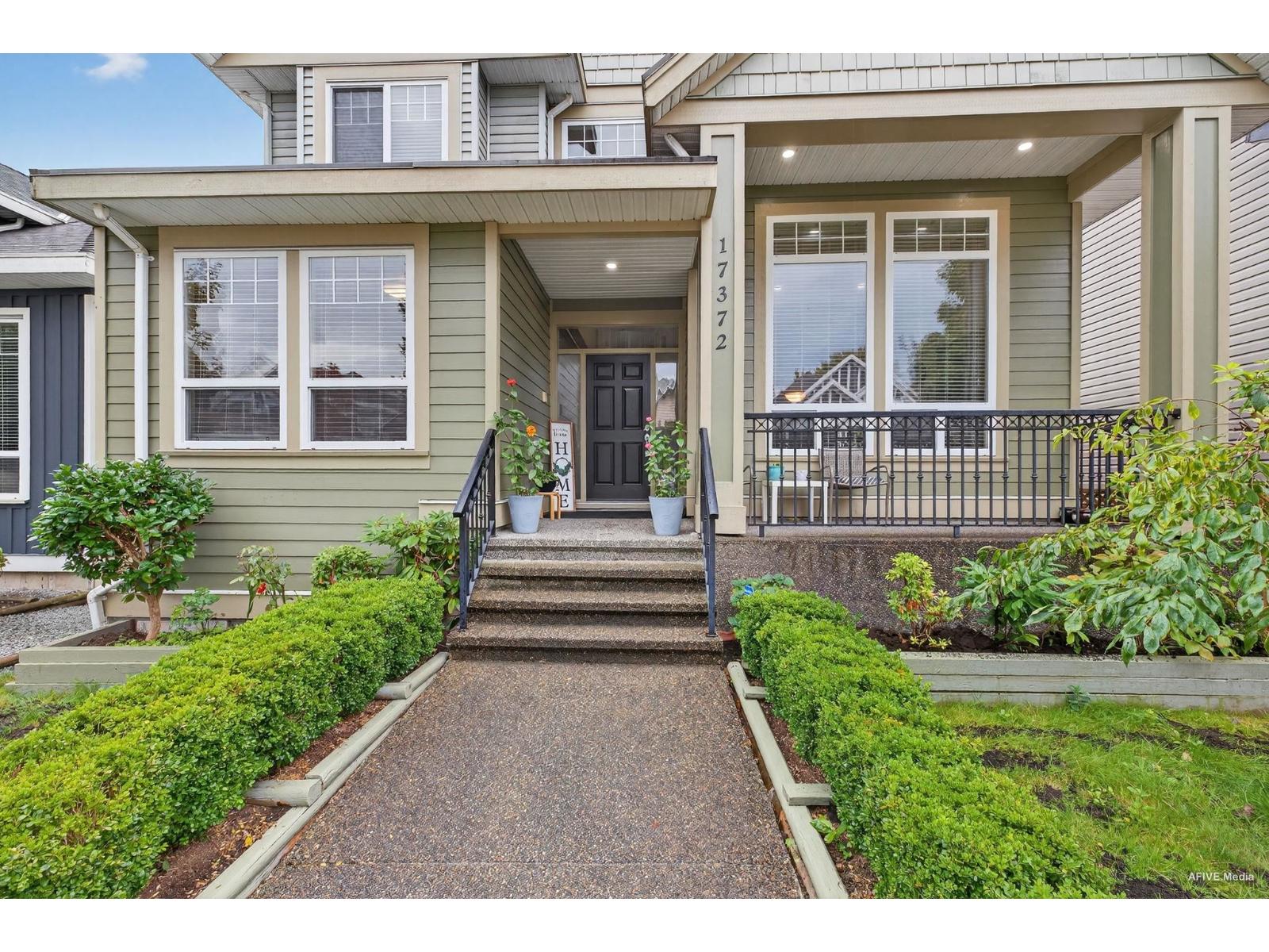 17372 64 A Avenue Property Photo 4