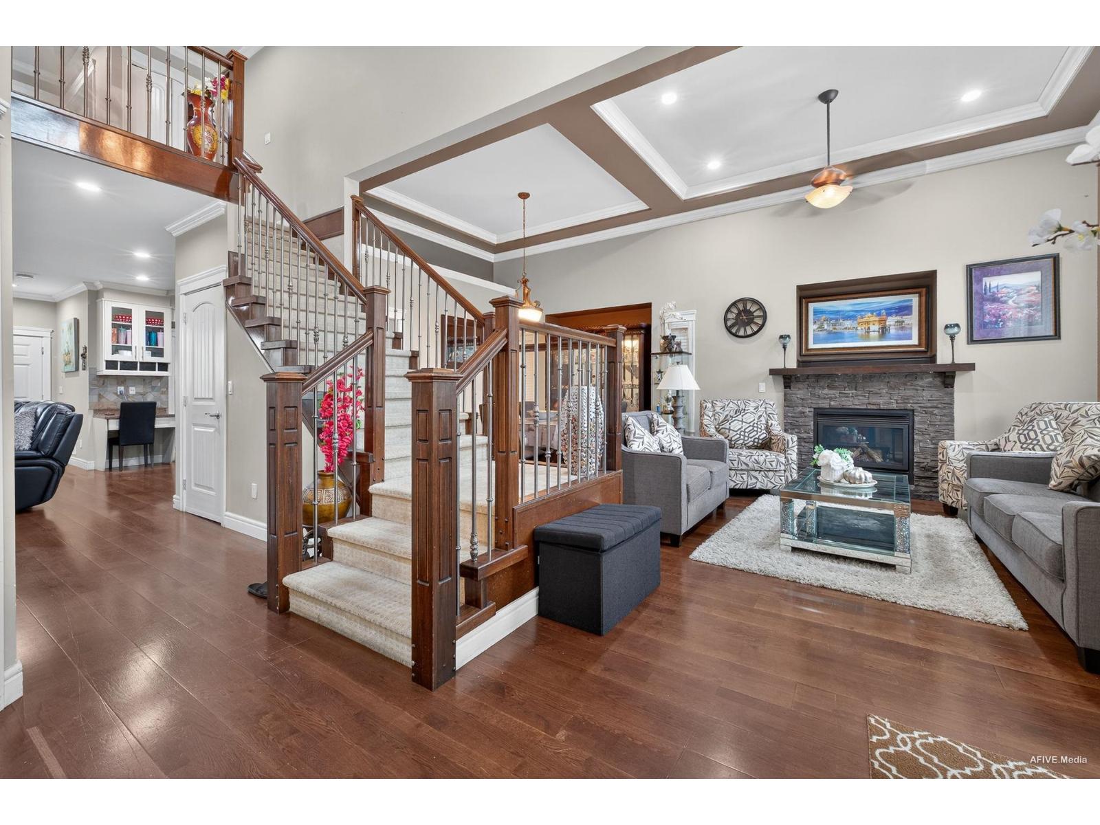 17372 64 A Avenue Property Photo 6
