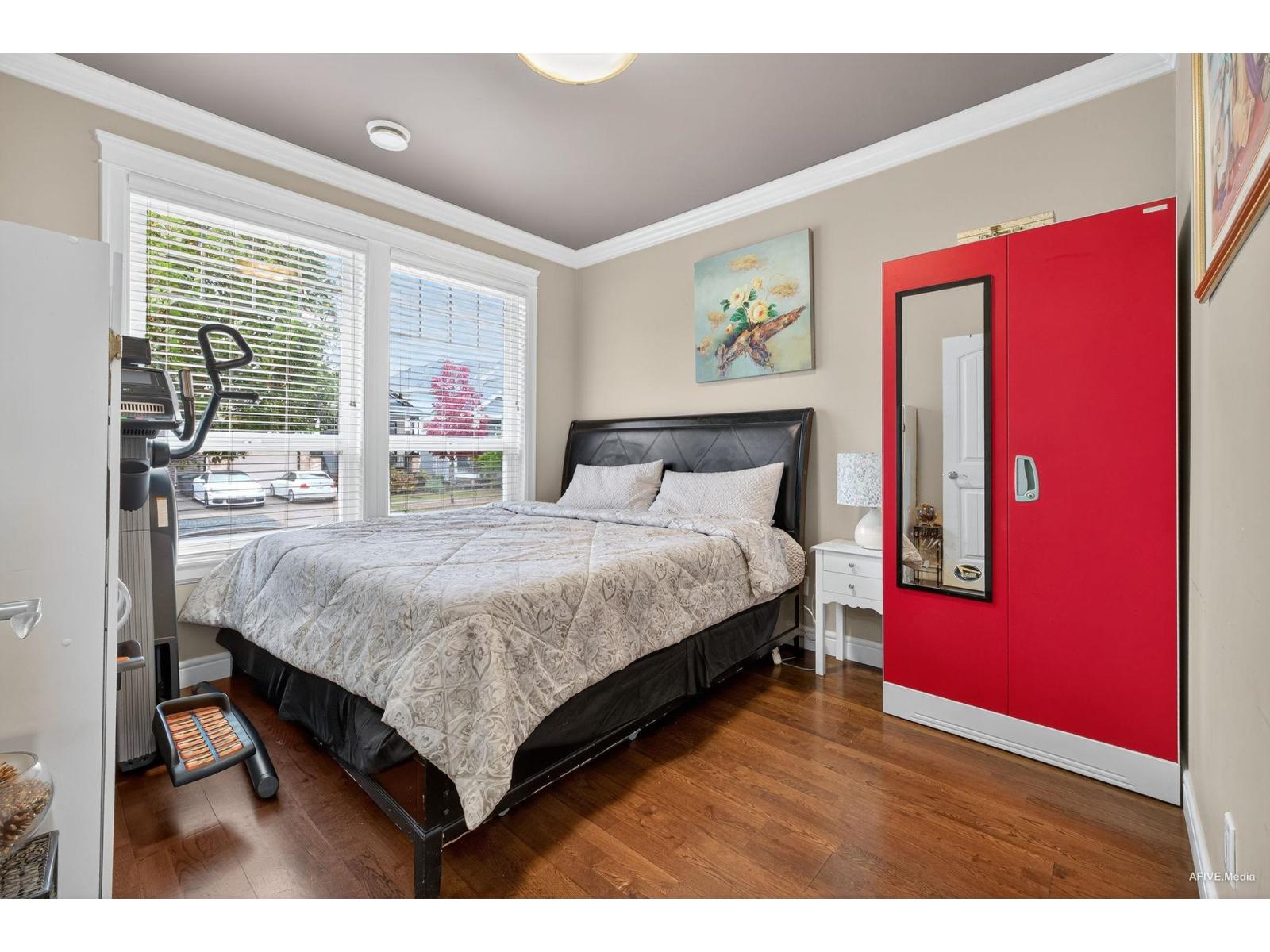 17372 64 A Avenue Property Photo 11