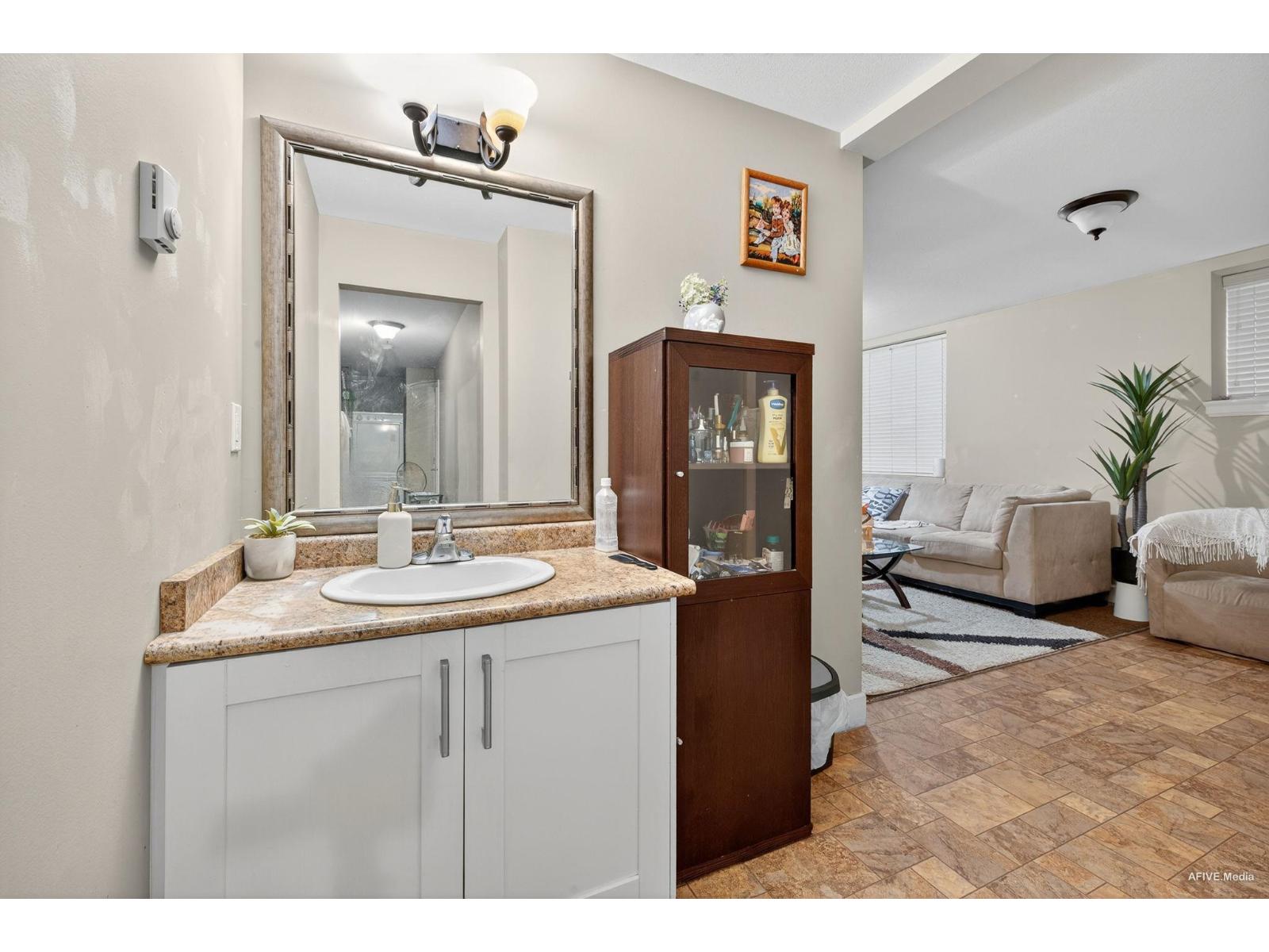 17372 64 A Avenue Property Photo 36
