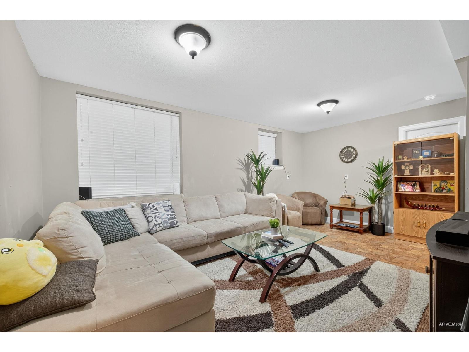 17372 64 A Avenue Property Photo 38