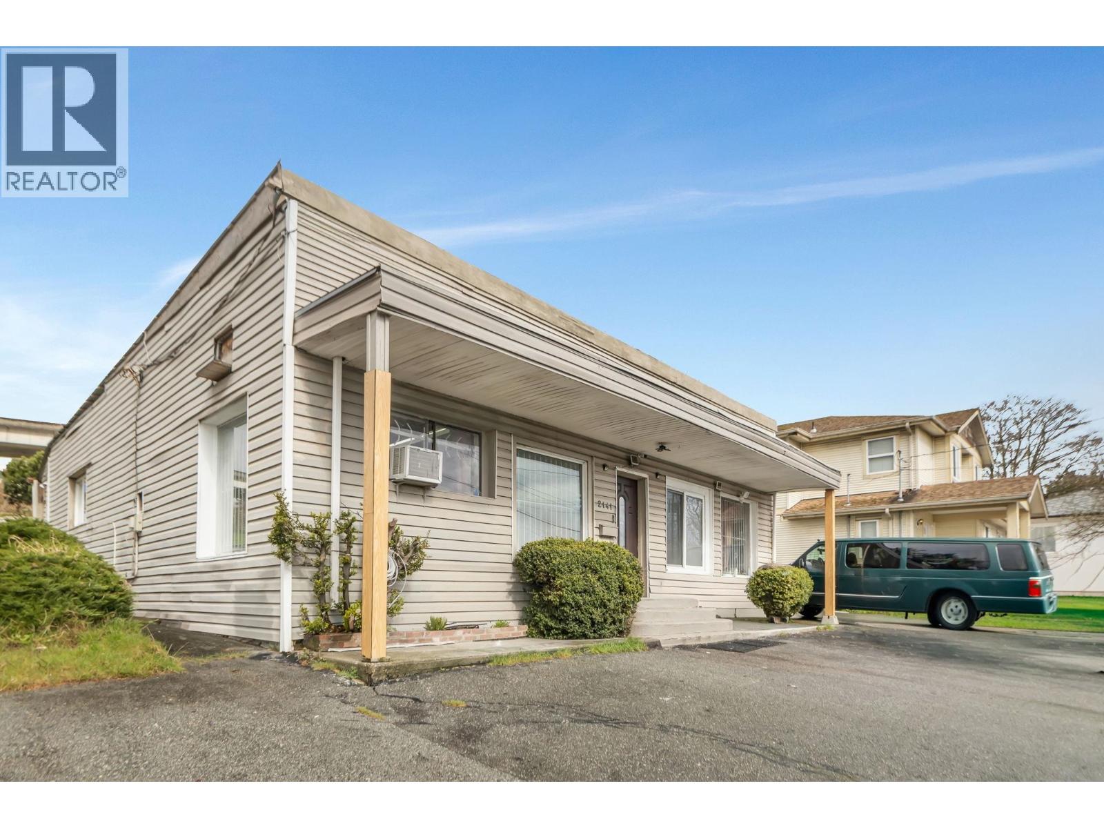 2141 Marine Way Property Photo 5