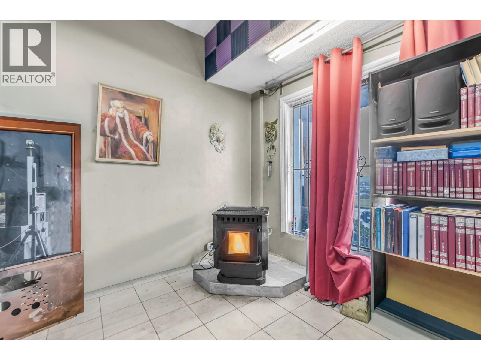 2141 Marine Way Property Photo 11