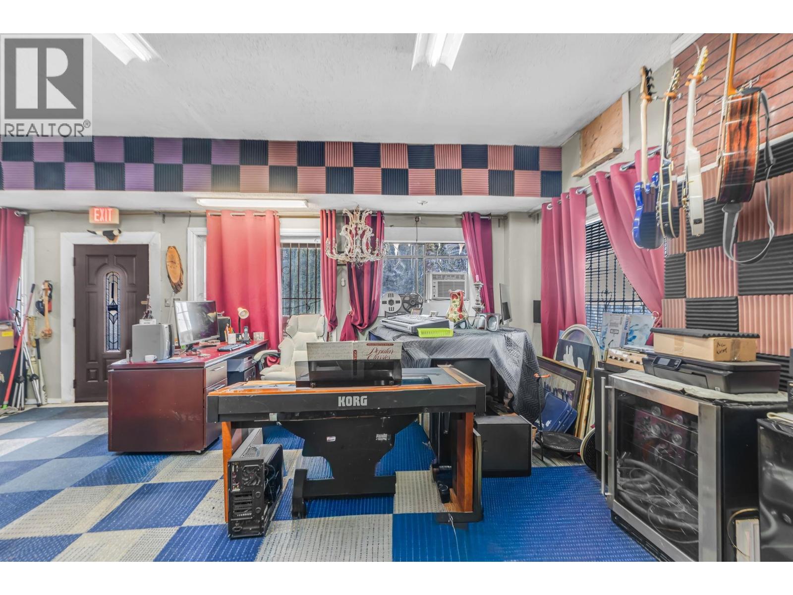 2141 Marine Way Property Photo 18