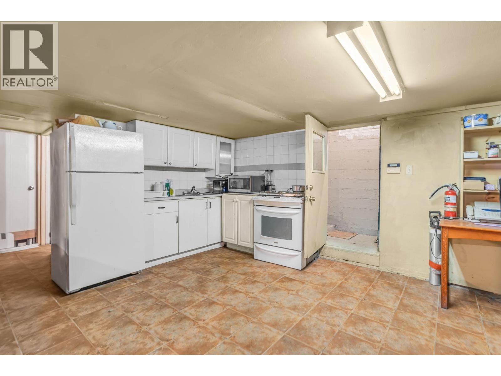 2141 Marine Way Property Photo 34