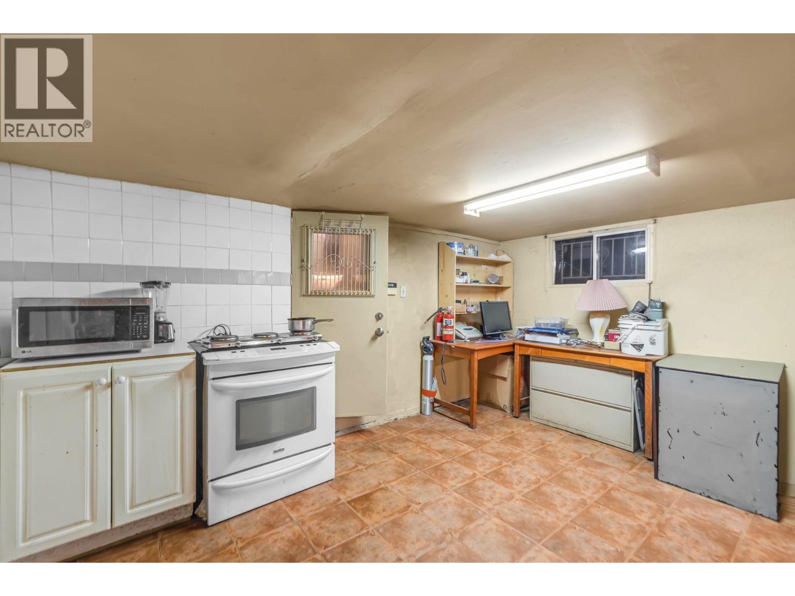 2141 Marine Way Property Photo 37