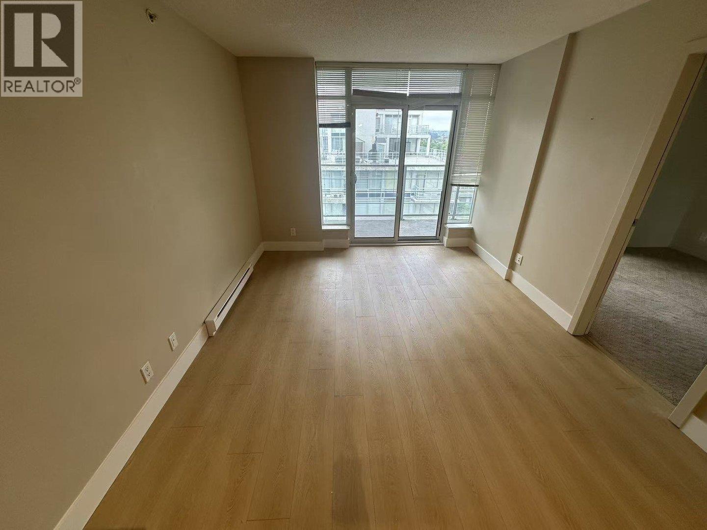 1302 8288 Lansdowne Road Property Photo 5