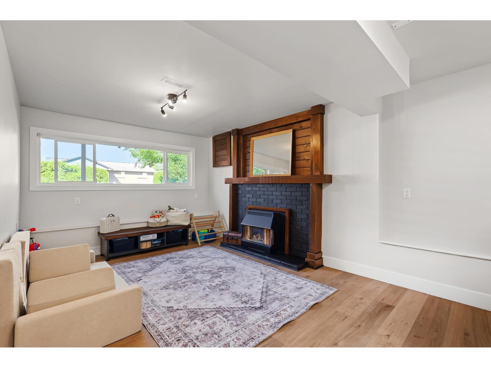 27292 29a Avenue Property Photo 16