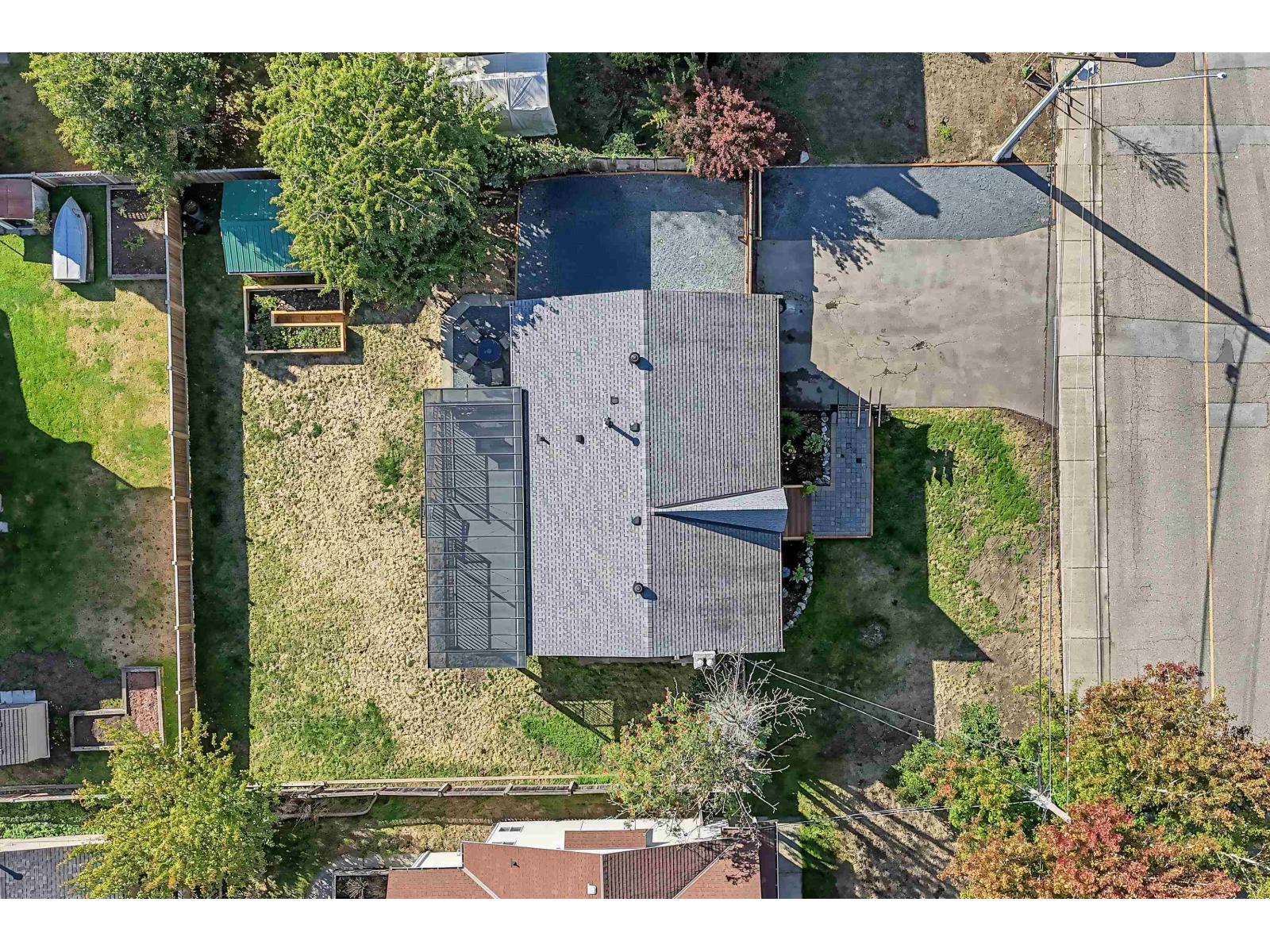 27292 29a Avenue Property Photo 30