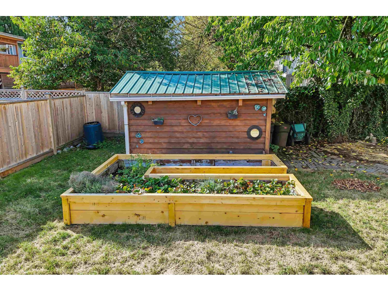 27292 29a Avenue Property Photo 36