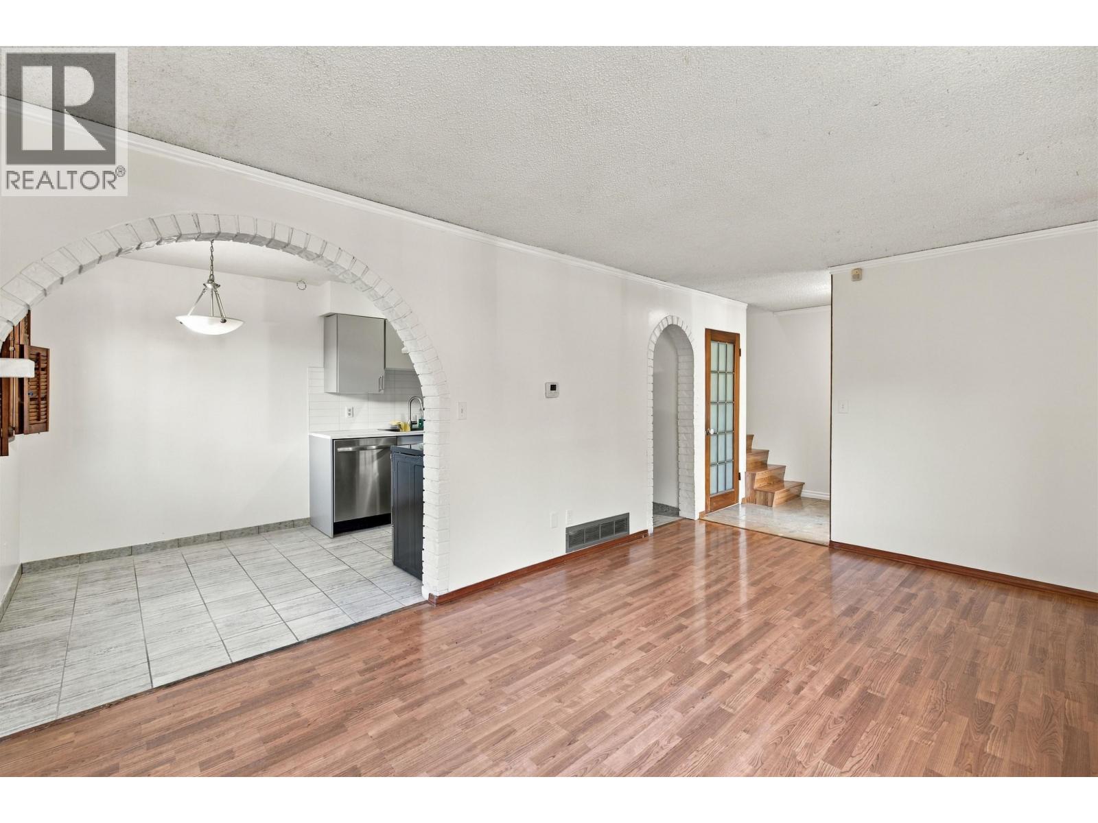 64 3433 E 49th Avenue Property Photo 12