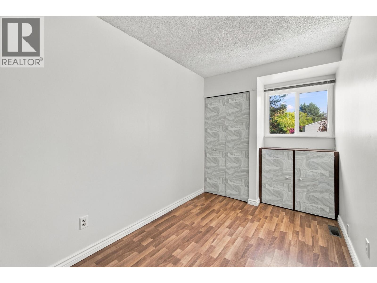 64 3433 E 49th Avenue Property Photo 16