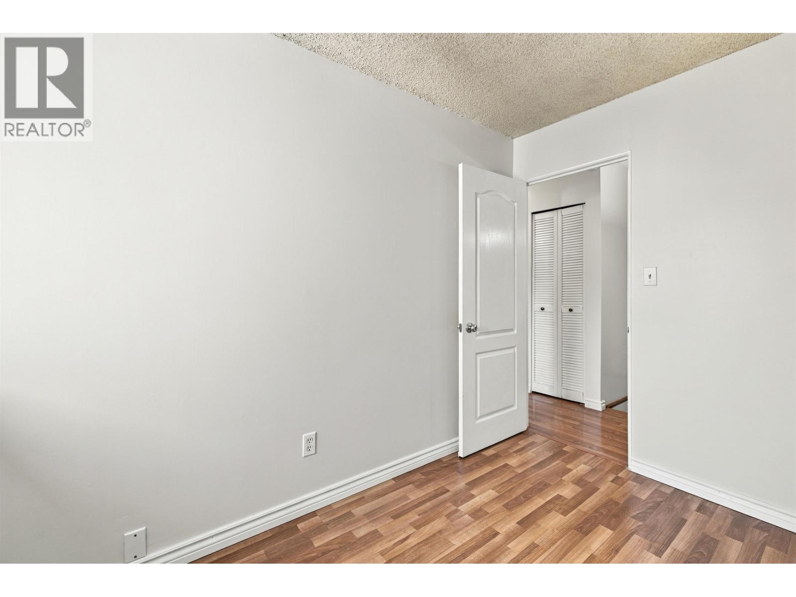64 3433 E 49th Avenue Property Photo 17