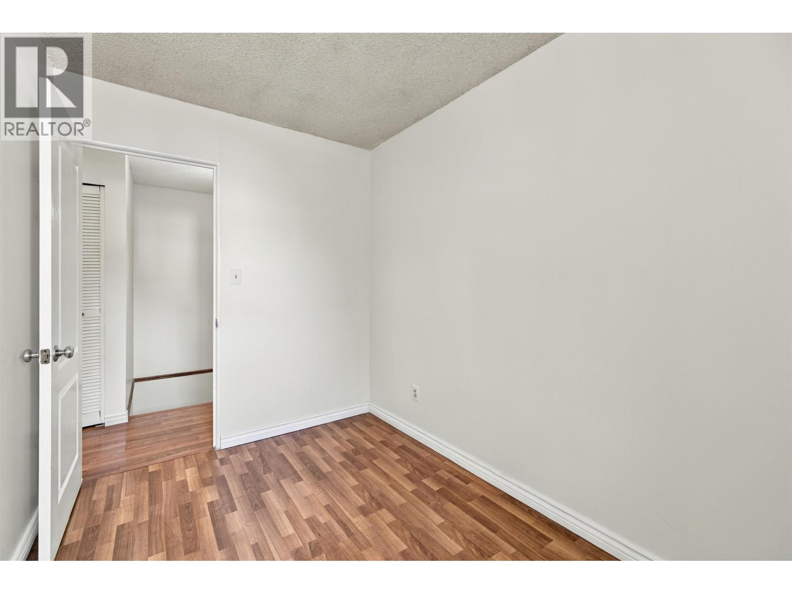 64 3433 E 49th Avenue Property Photo 18