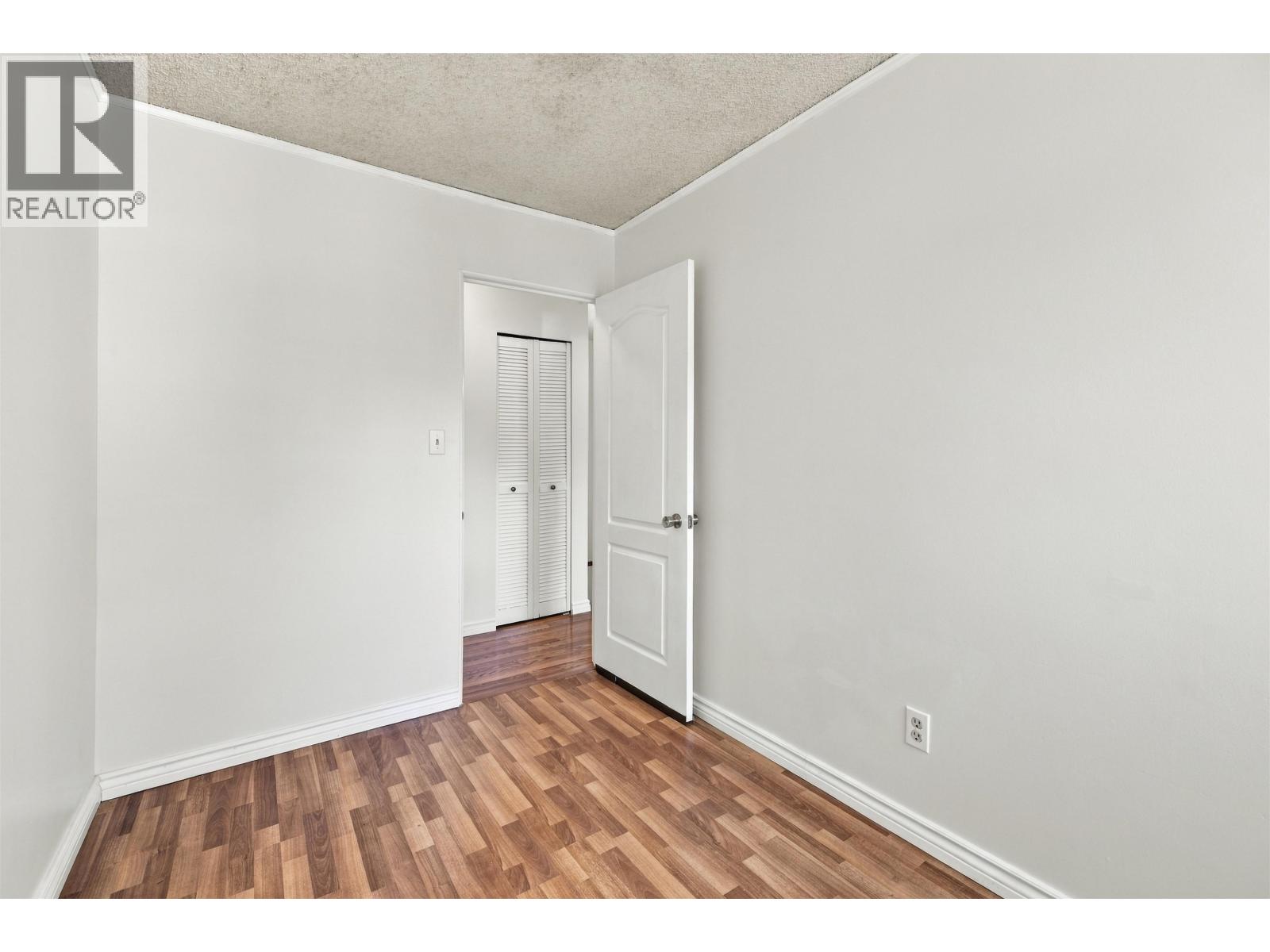 64 3433 E 49th Avenue Property Photo 20