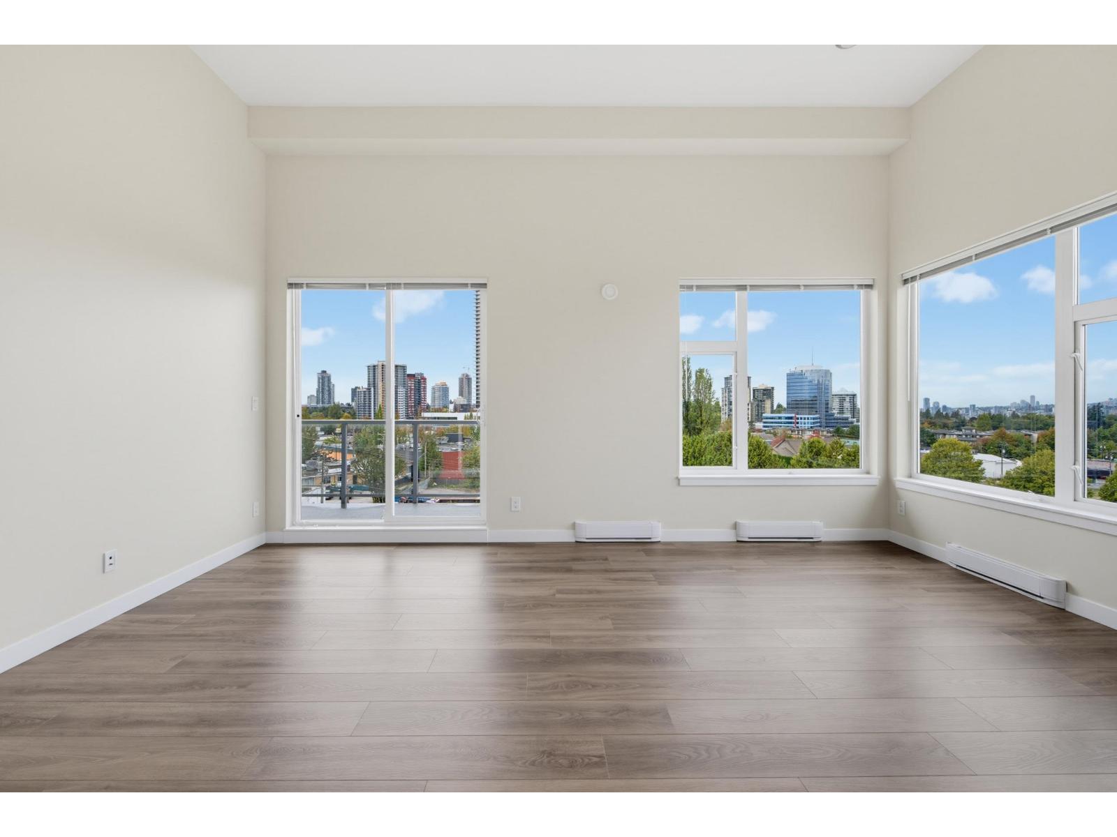 509 10838 Whalley Boulevard Property Photo 10