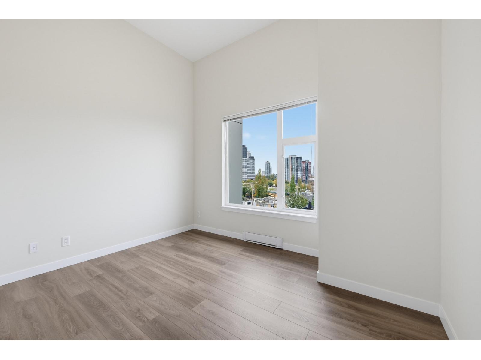 509 10838 Whalley Boulevard Property Photo 14