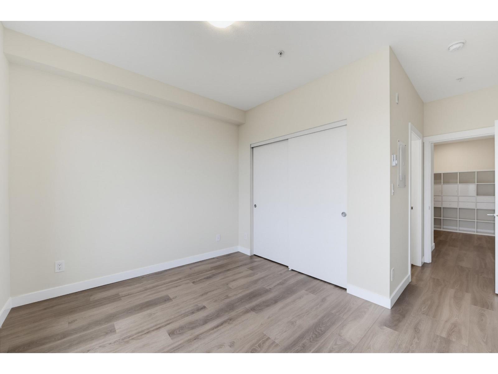 509 10838 Whalley Boulevard Property Photo 22