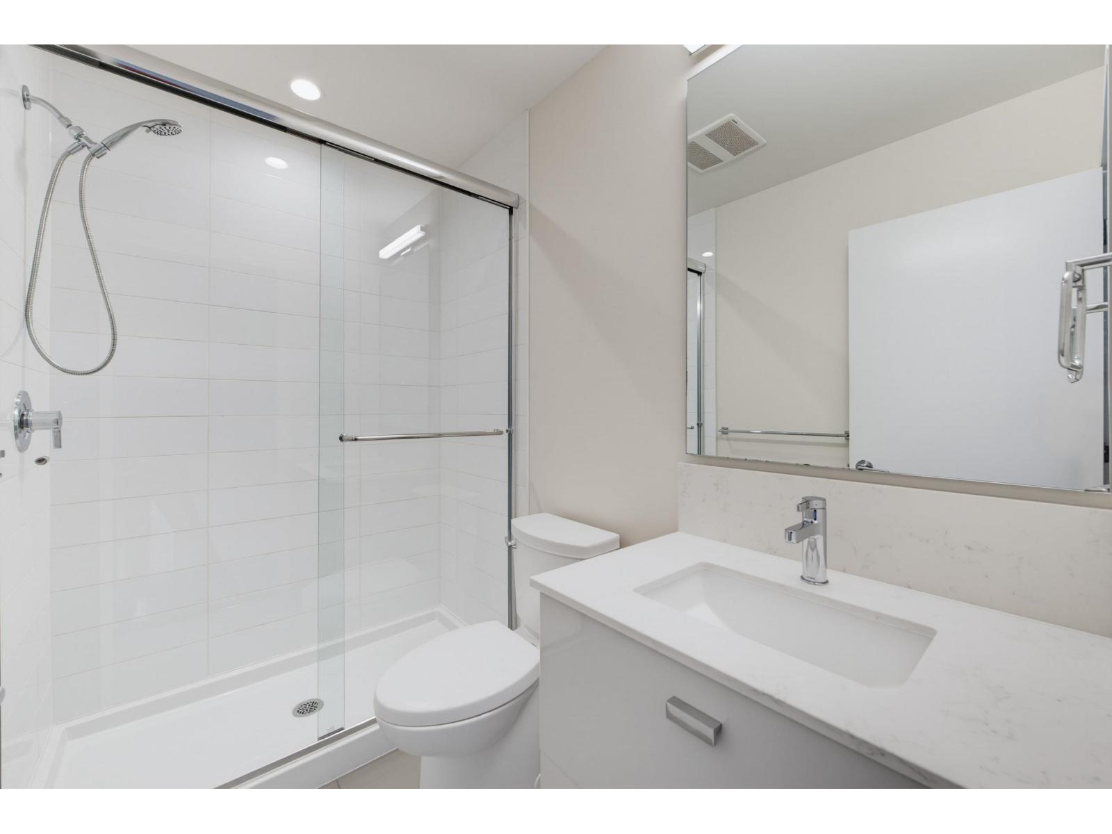 509 10838 Whalley Boulevard Property Photo 23