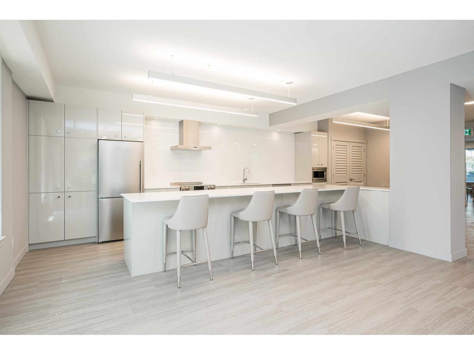 509 10838 Whalley Boulevard Property Photo 33