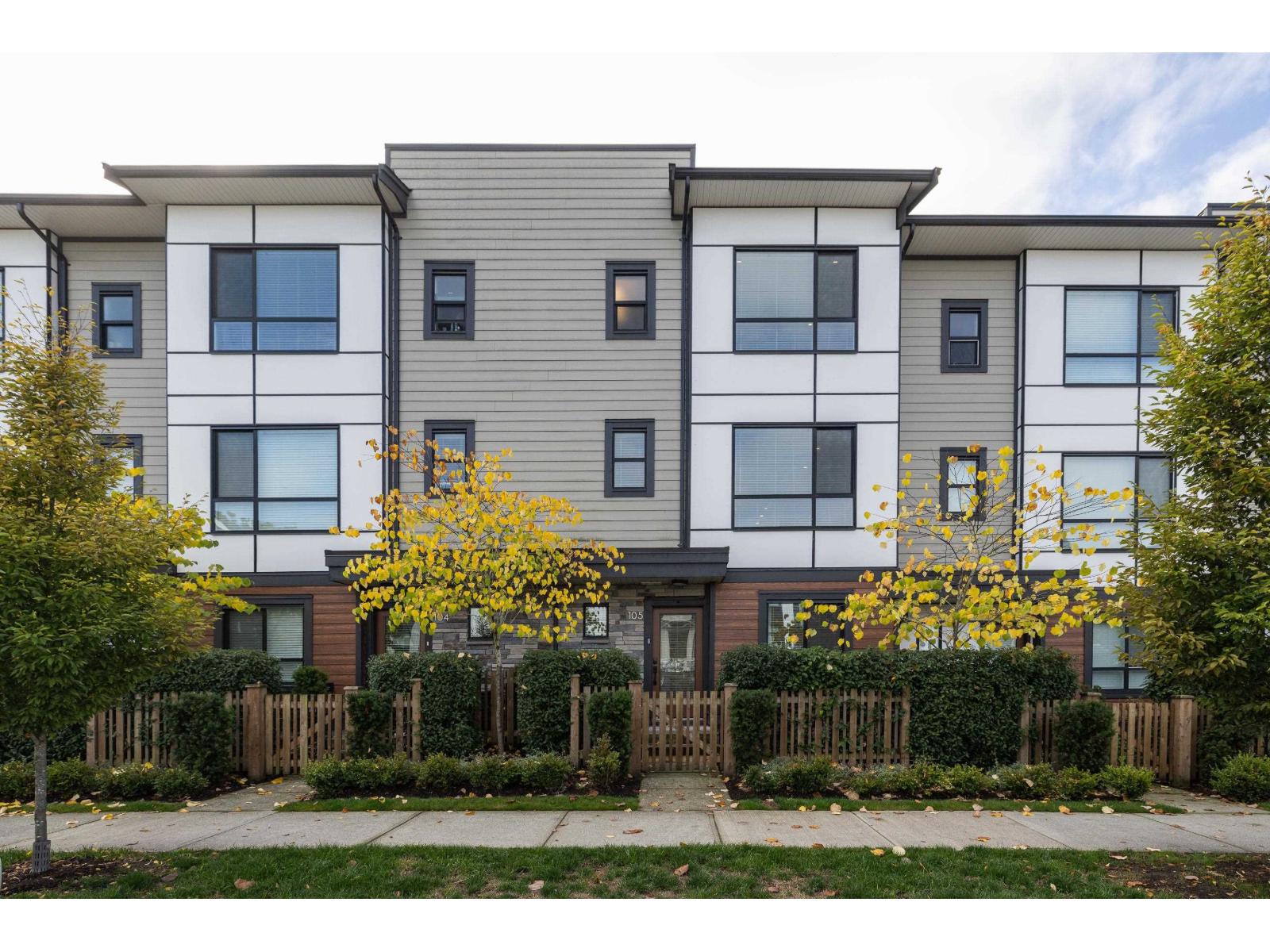 105 20150 81 Avenue Property Photo 1