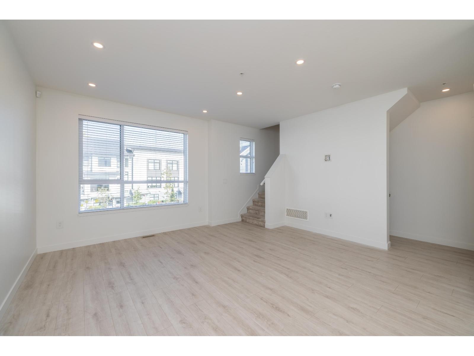 105 20150 81 Avenue Property Photo 11