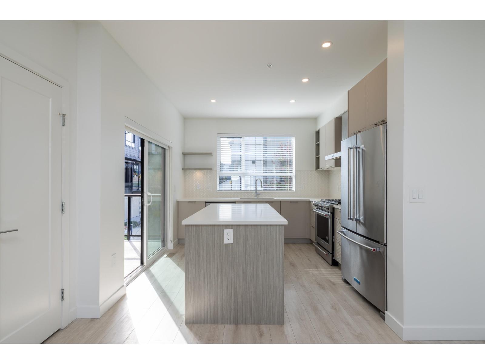 105 20150 81 Avenue Property Photo 14