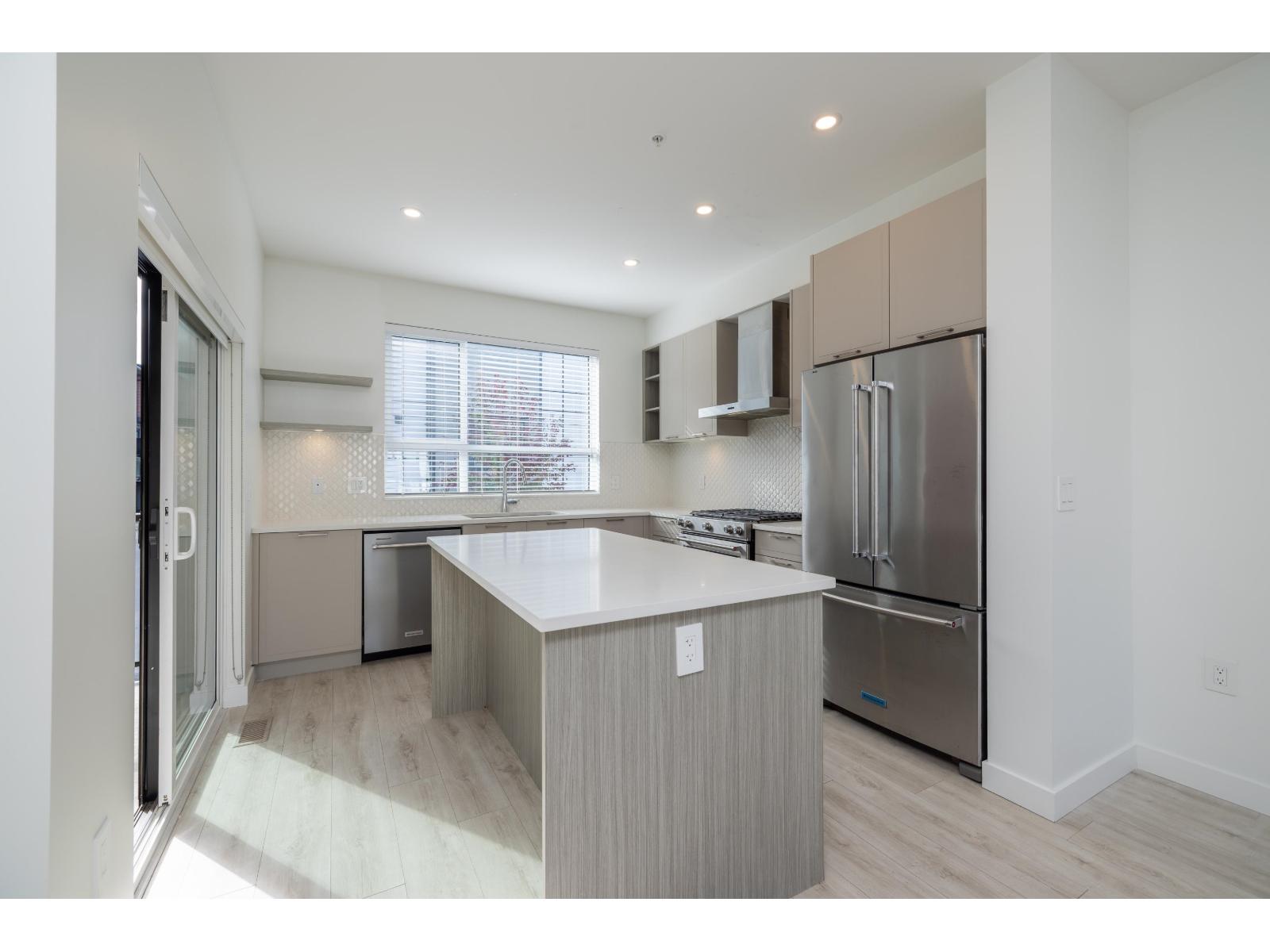 105 20150 81 Avenue Property Photo 15