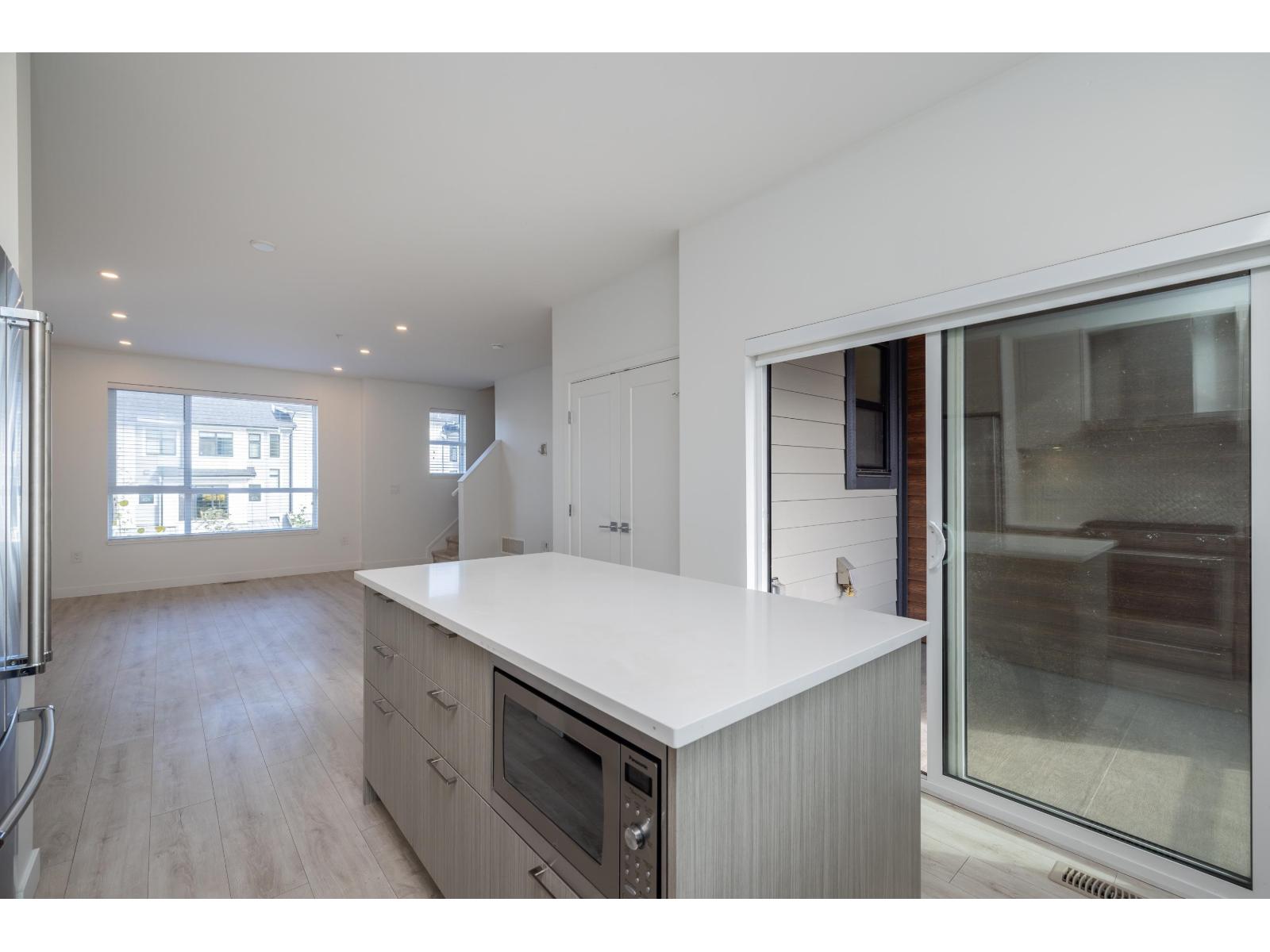 105 20150 81 Avenue Property Photo 18