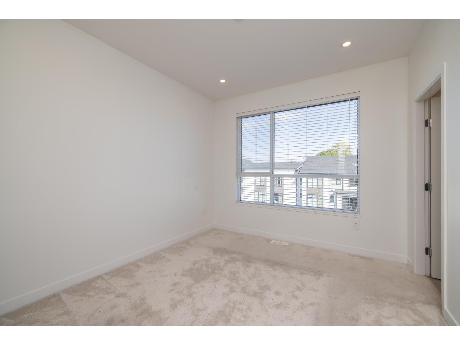 105 20150 81 Avenue Property Photo 20
