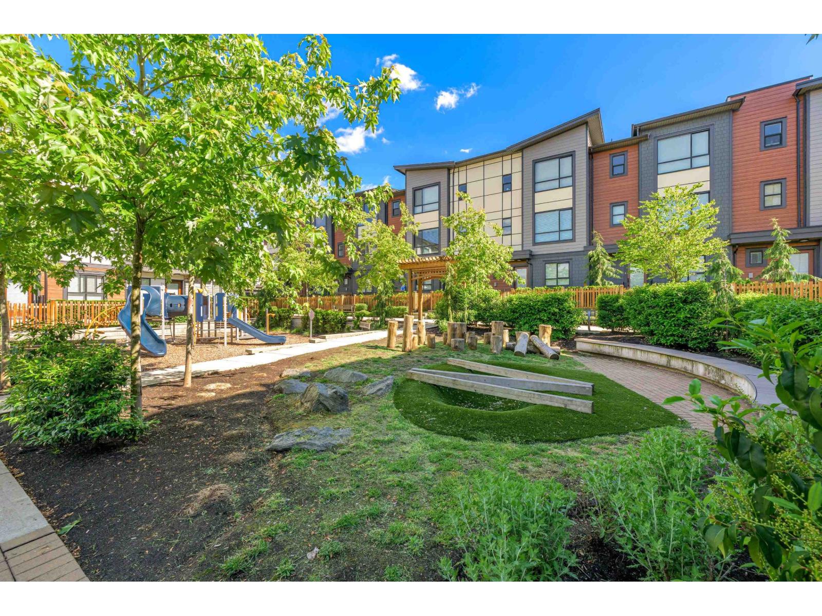 105 20150 81 Avenue Property Photo 35