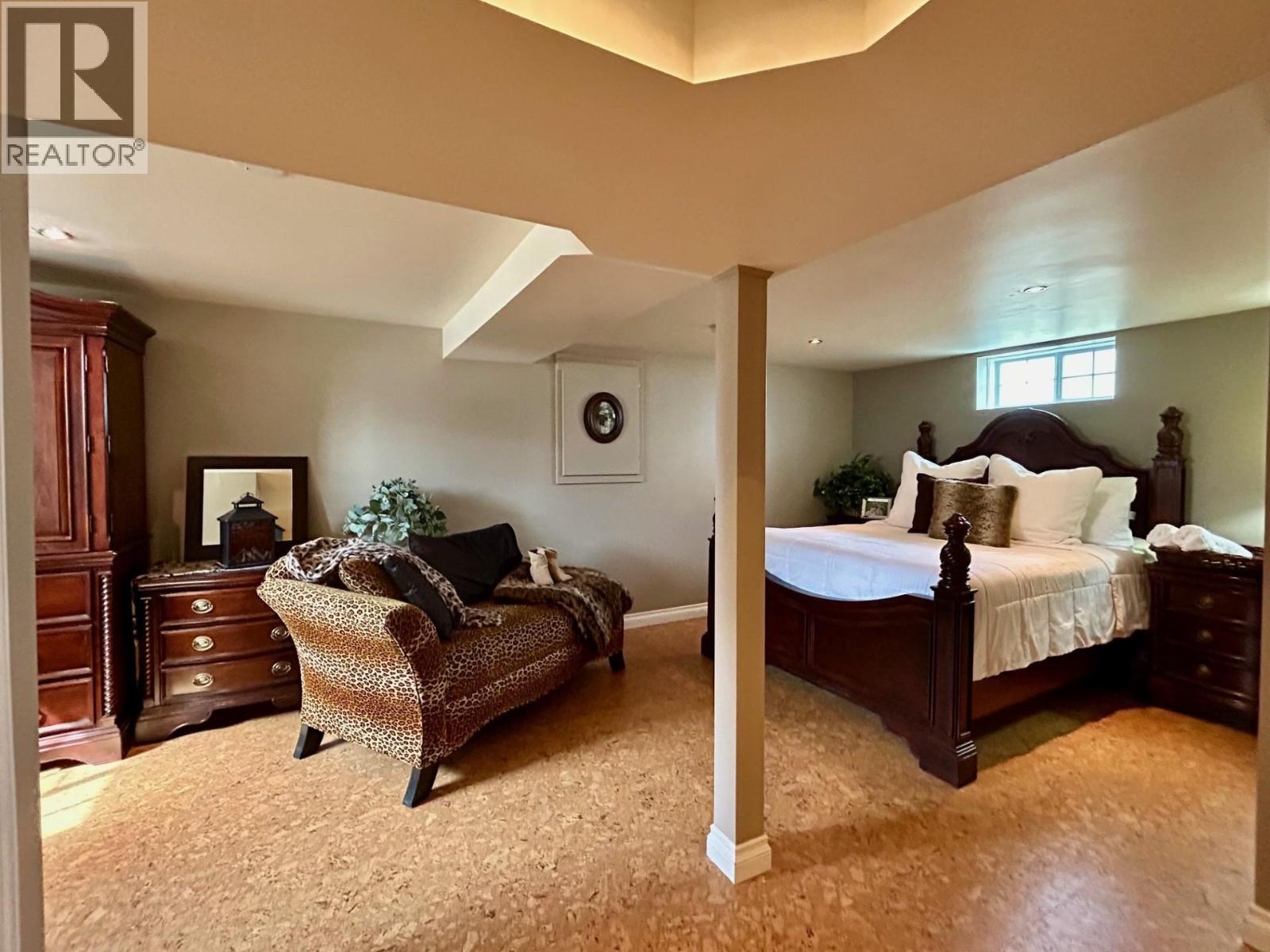 5604 49 Street Property Photo 14