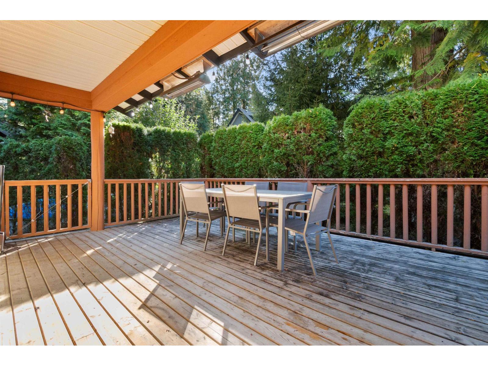 1825 Mossy Green Way Property Photo 4