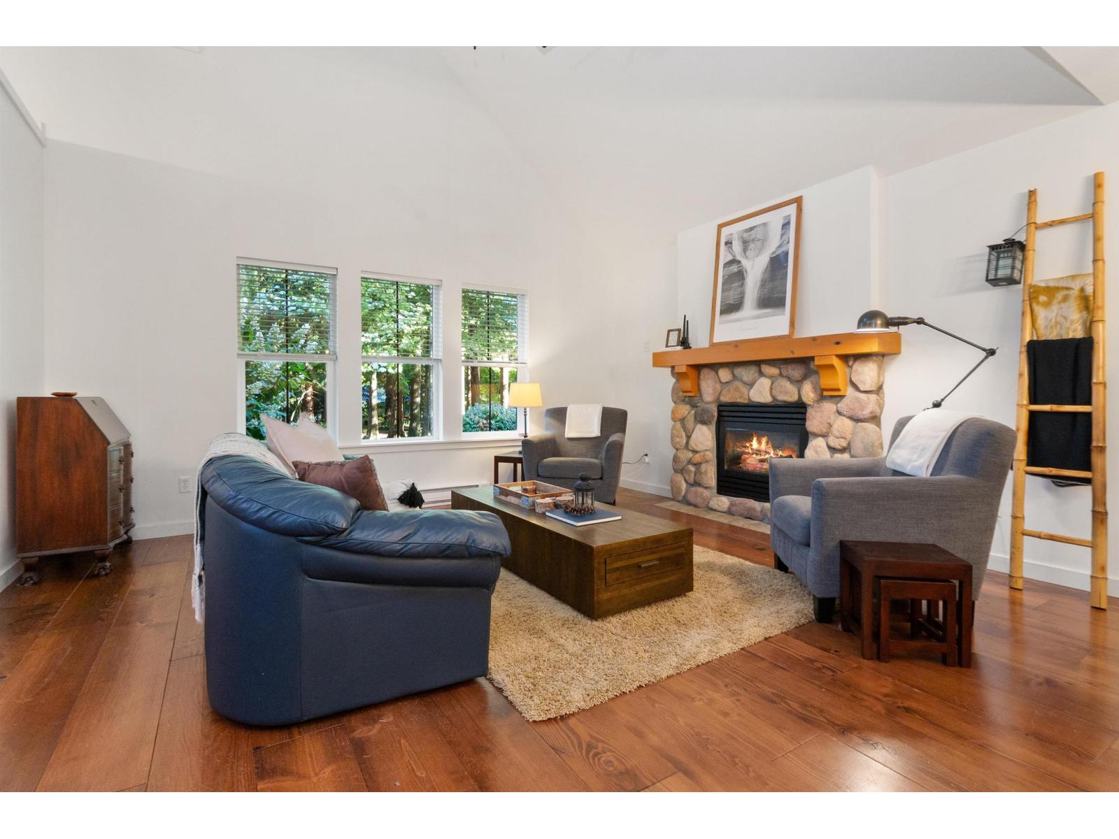 1825 Mossy Green Way Property Photo 8