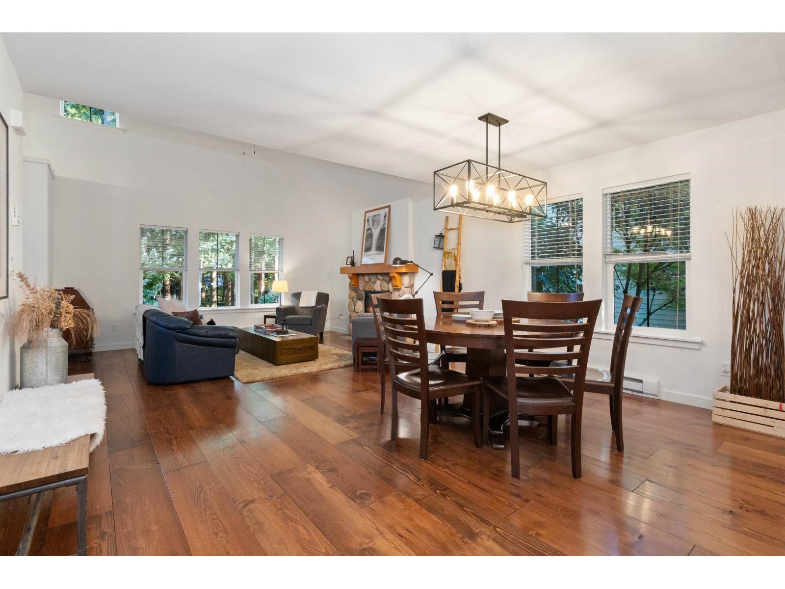 1825 Mossy Green Way Property Photo 12