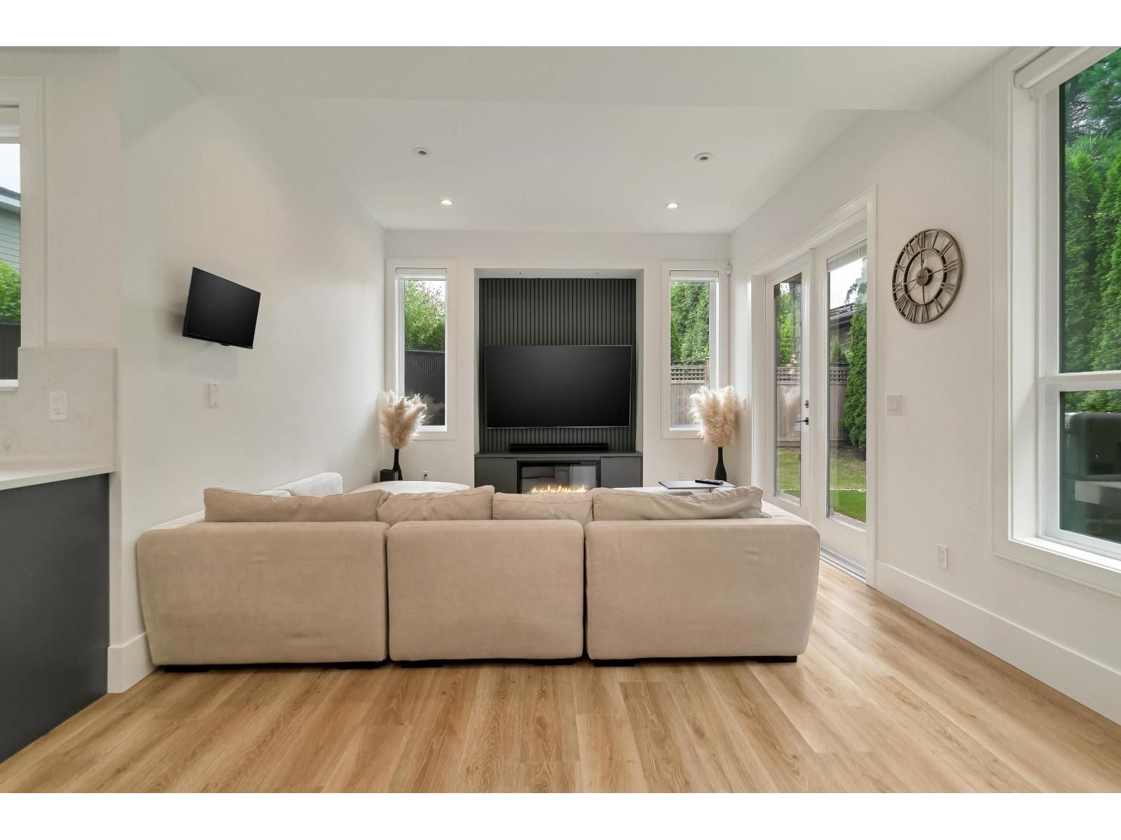 7299 200a Street Property Photo 5