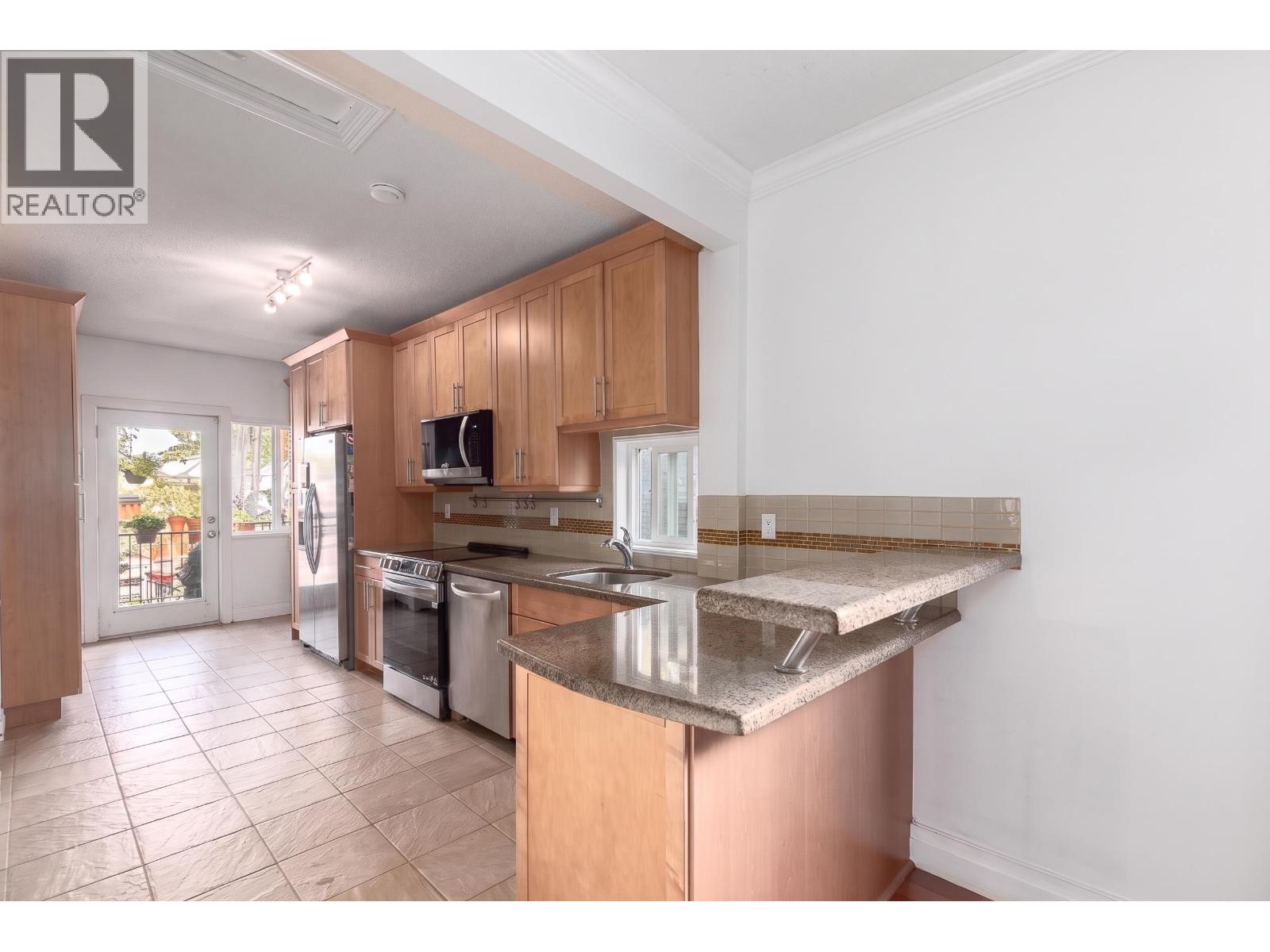 309 E Woodstock Avenue Property Photo 4