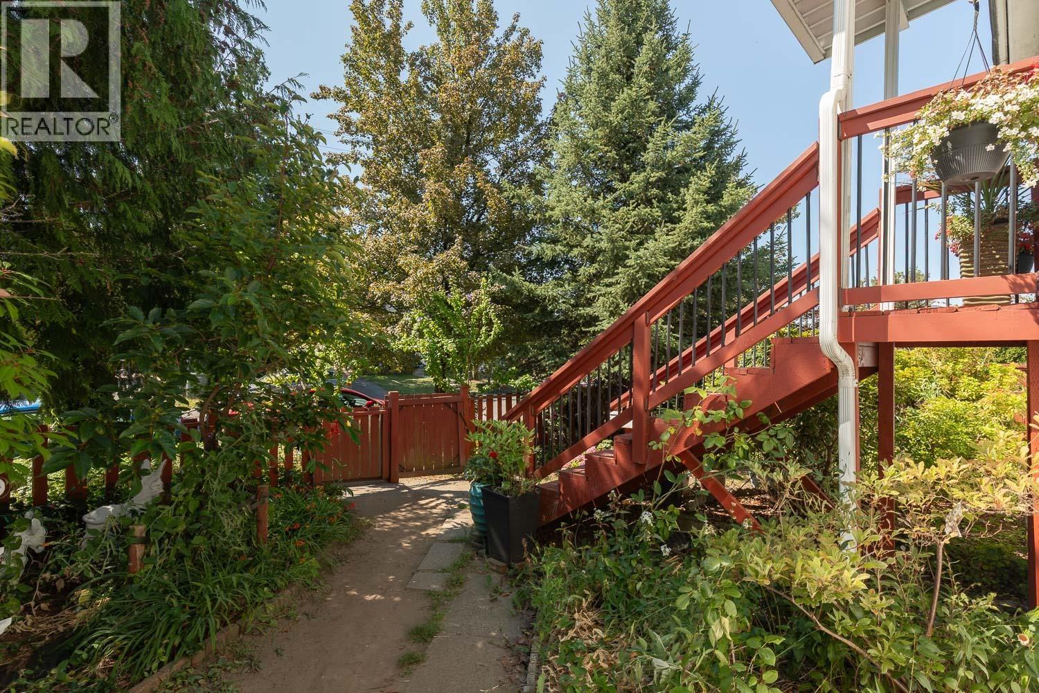 309 E Woodstock Avenue Property Photo 9