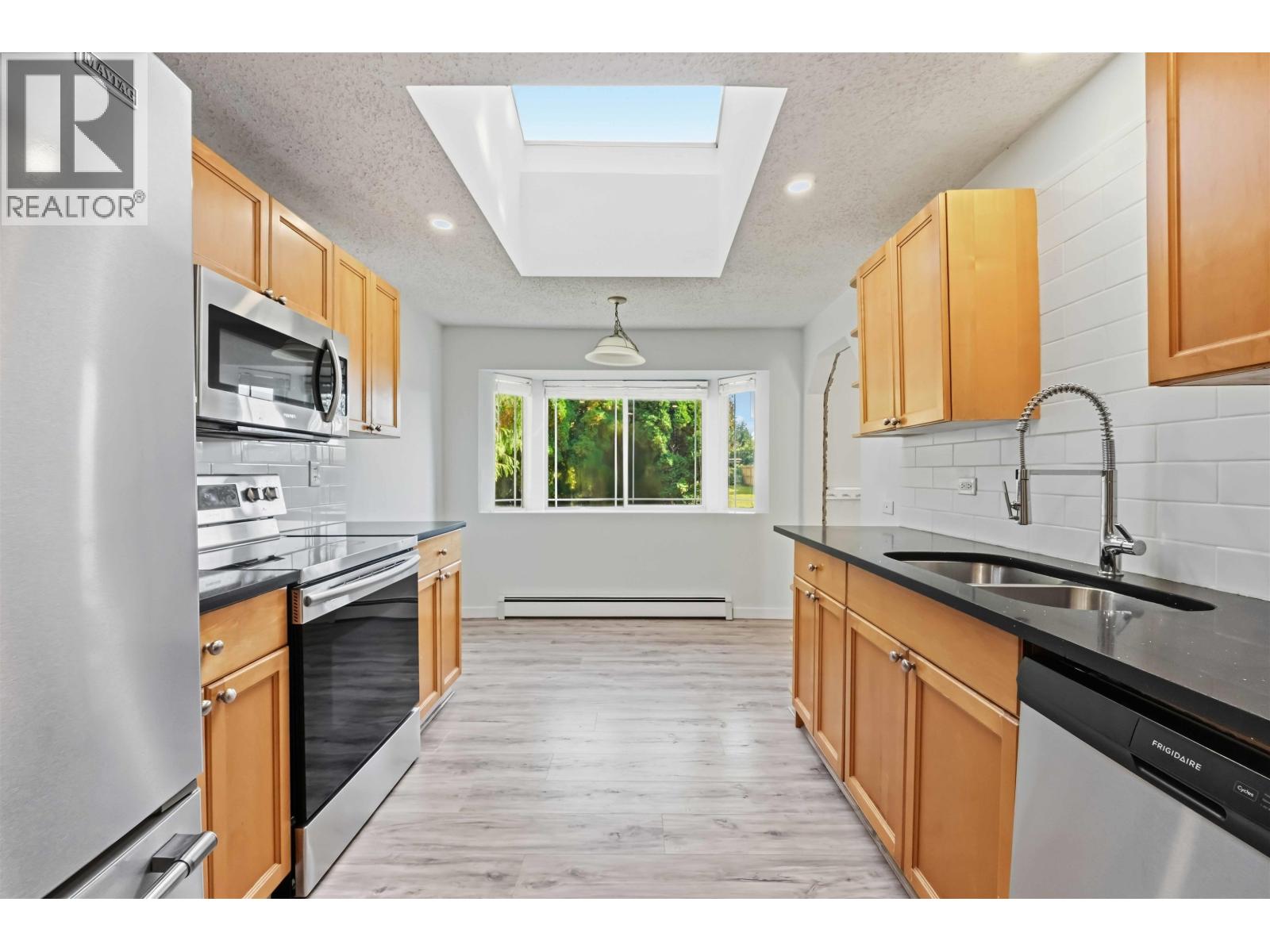 20225 Lorne Avenue Property Photo 12
