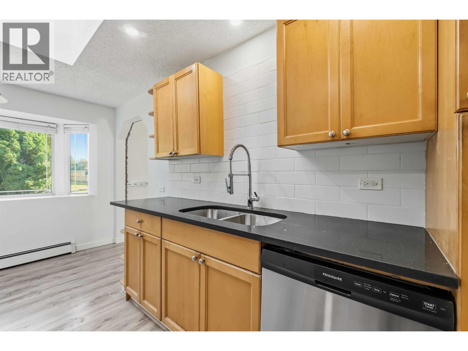 20225 Lorne Avenue Property Photo 13