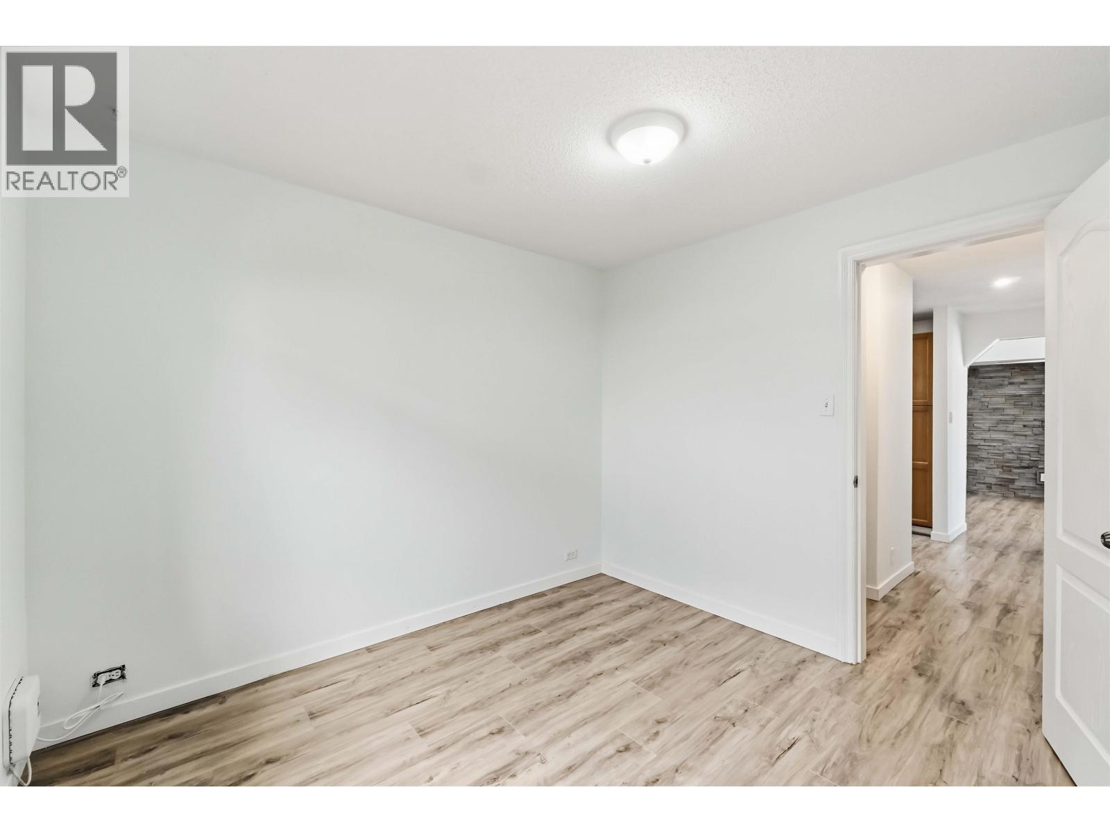 20225 Lorne Avenue Property Photo 18