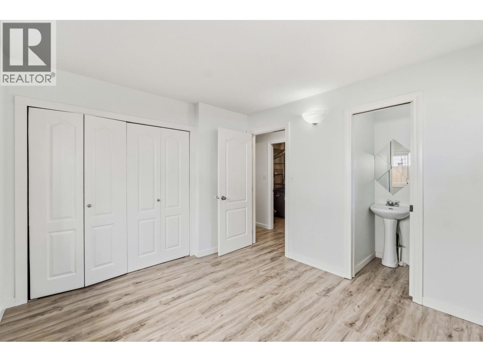 20225 Lorne Avenue Property Photo 21