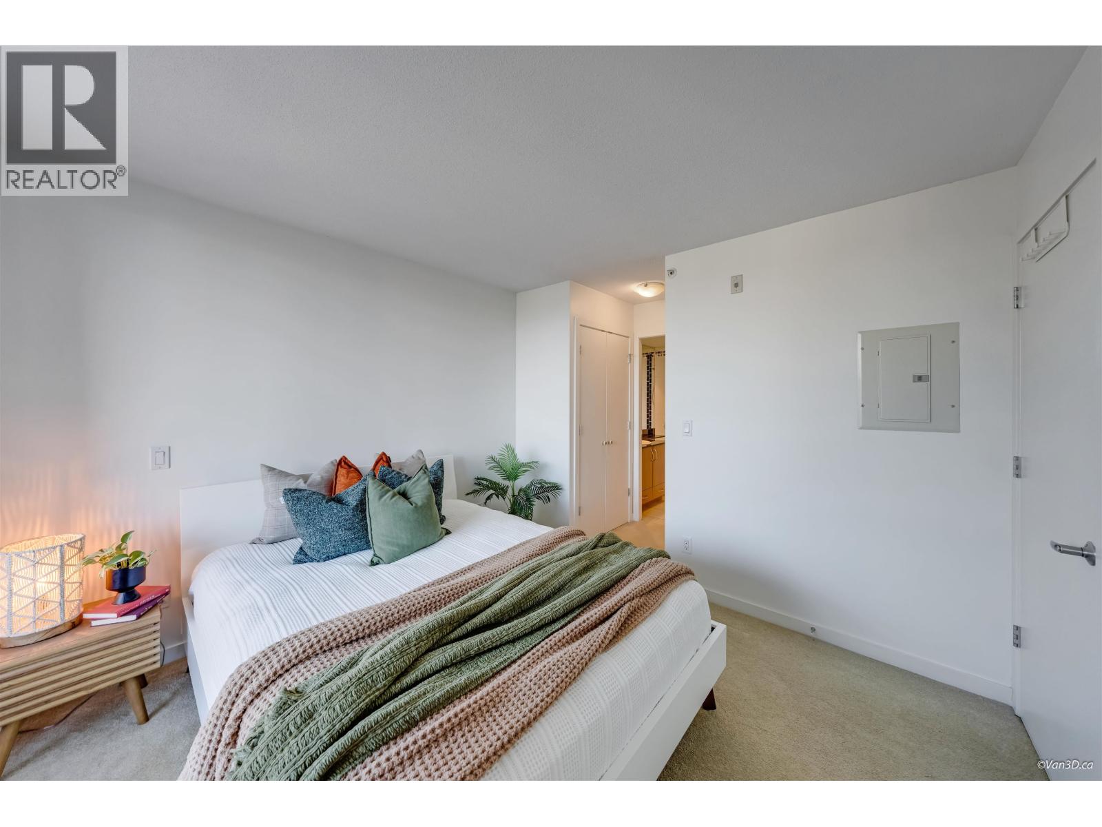 402 7138 Collier Street Property Photo 18