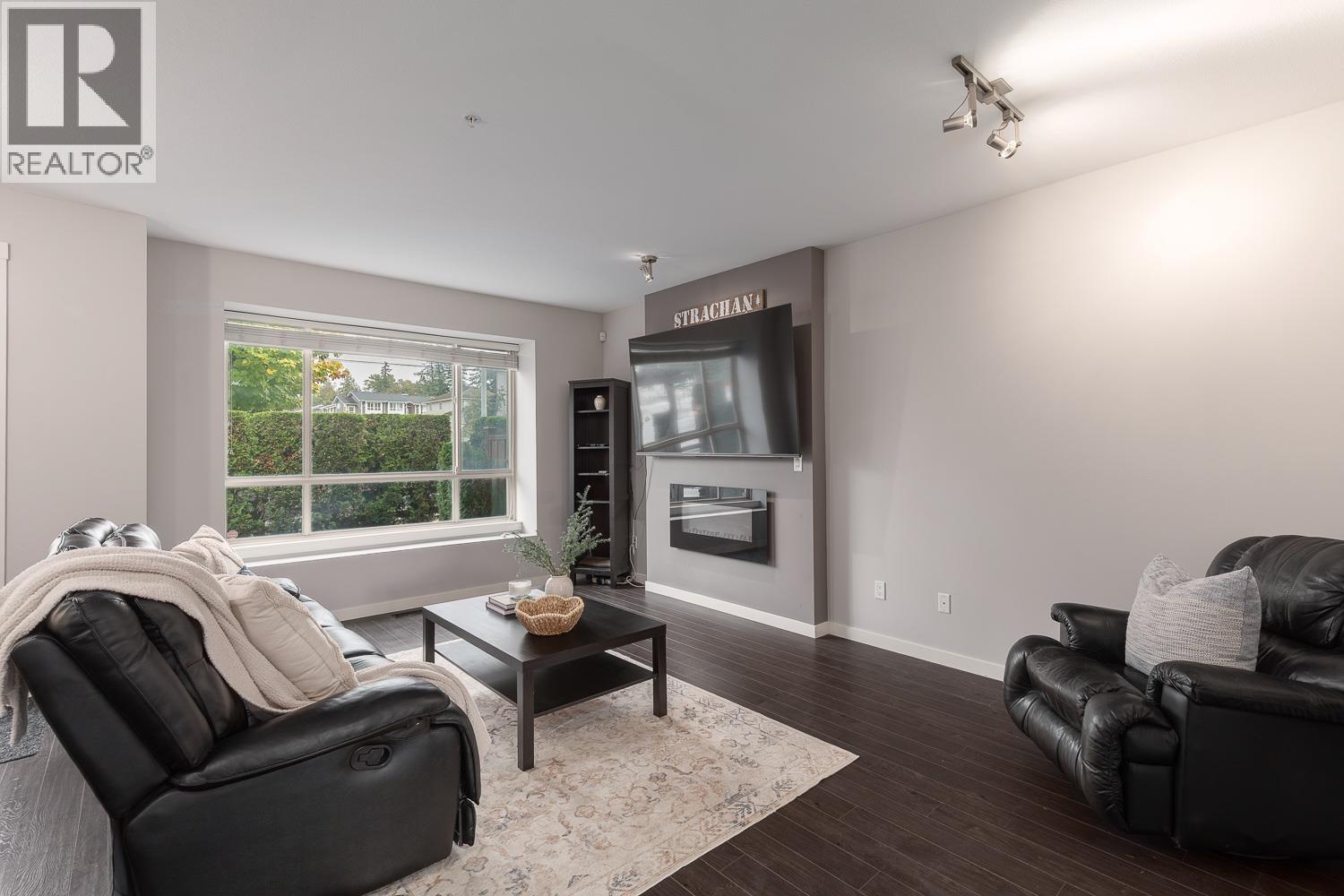 11 23986 104 Avenue Property Photo 2