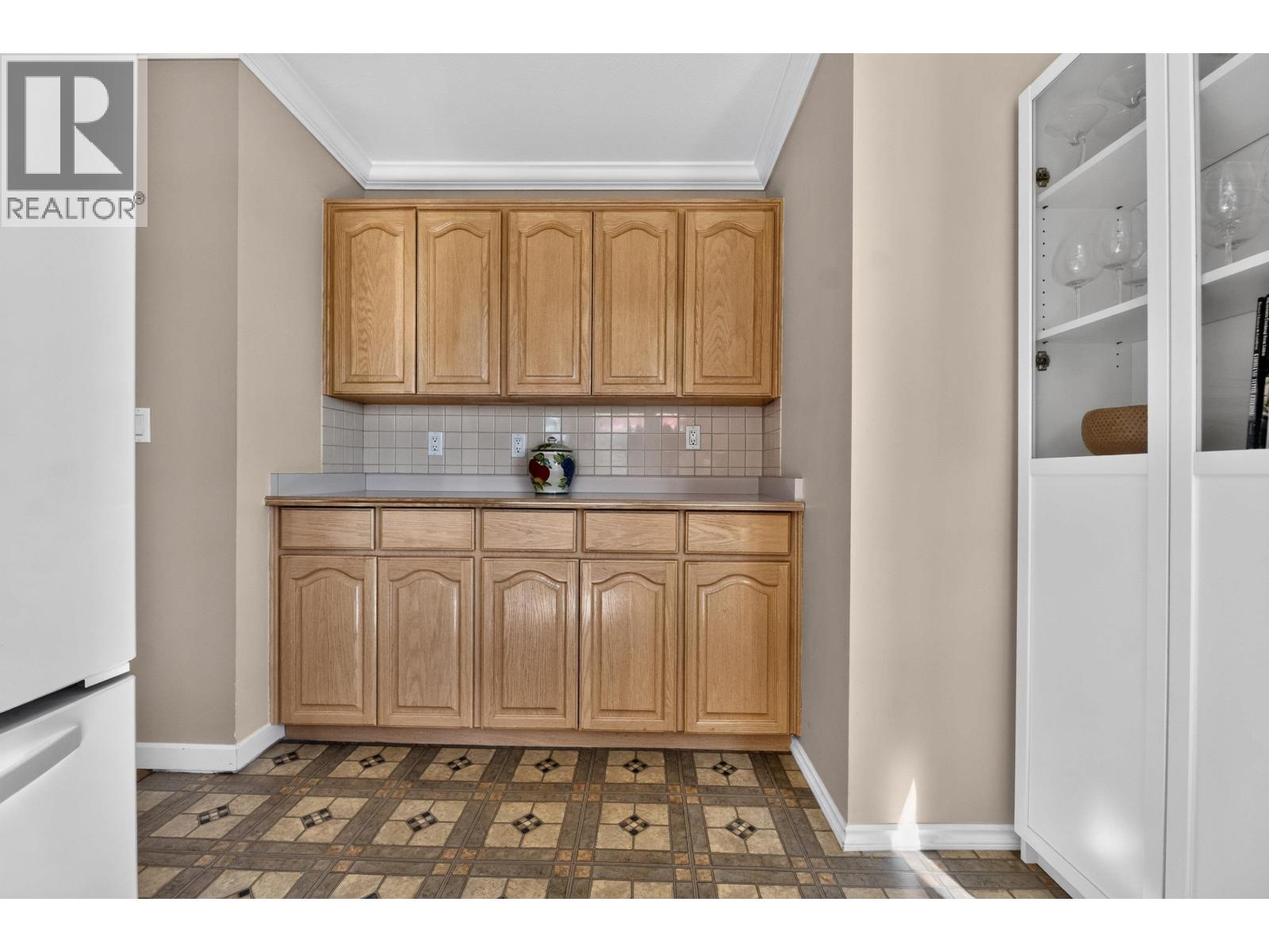 101 455 Bromley Street Property Photo 24