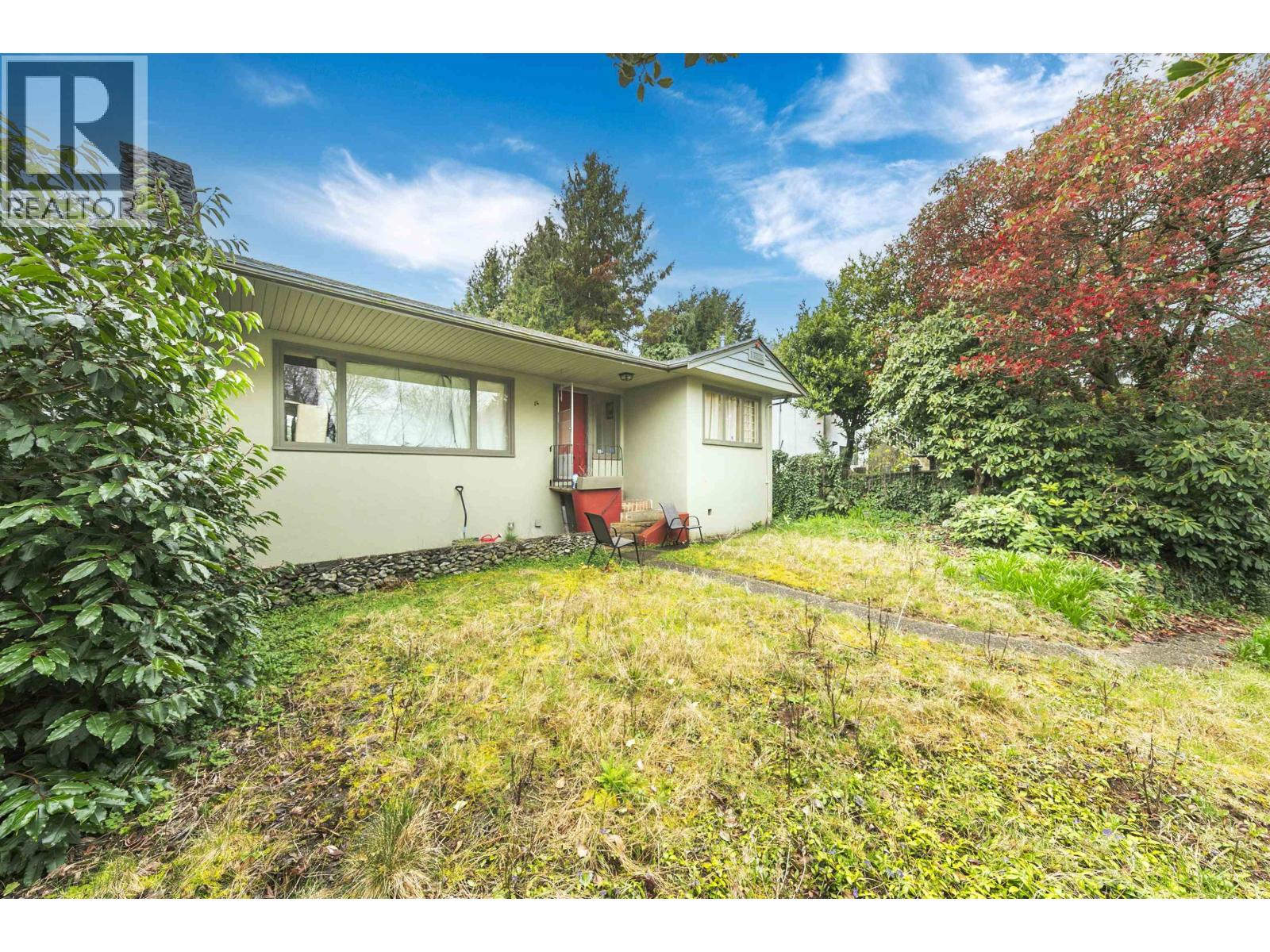 14 W 37th Avenue Property Photo 2