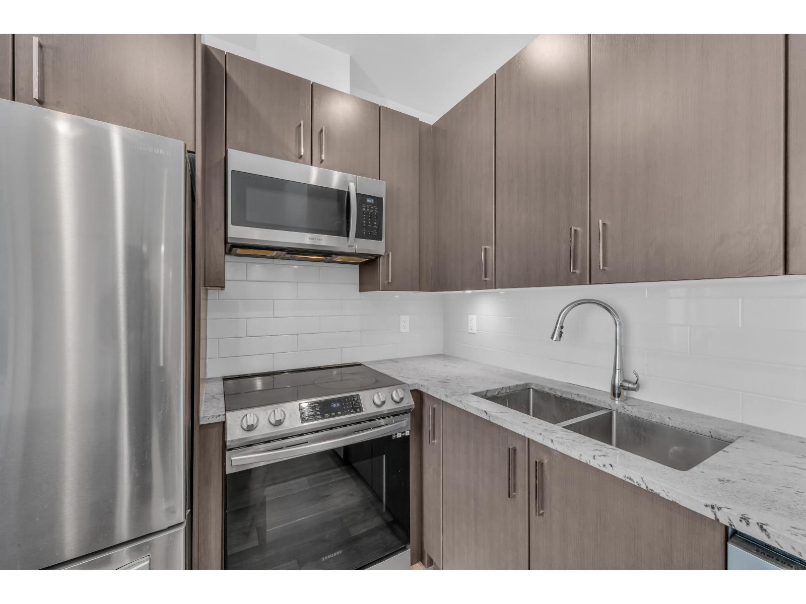 309 20362 72b Avenue Property Photo 5