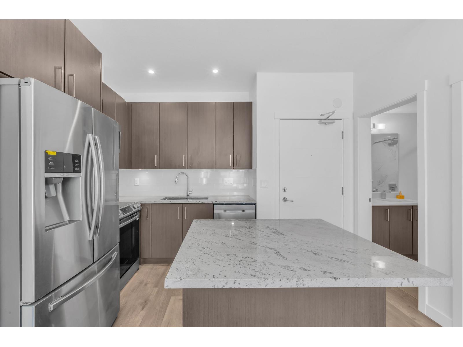 309 20362 72b Avenue Property Photo 7